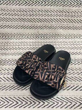 🌙Fendi Women's Brown Slippers🌙